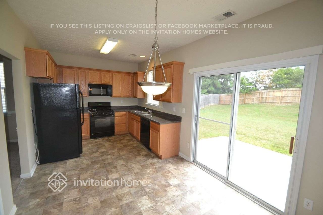 250 Silver Arrow Cir - Photo 3 of 12