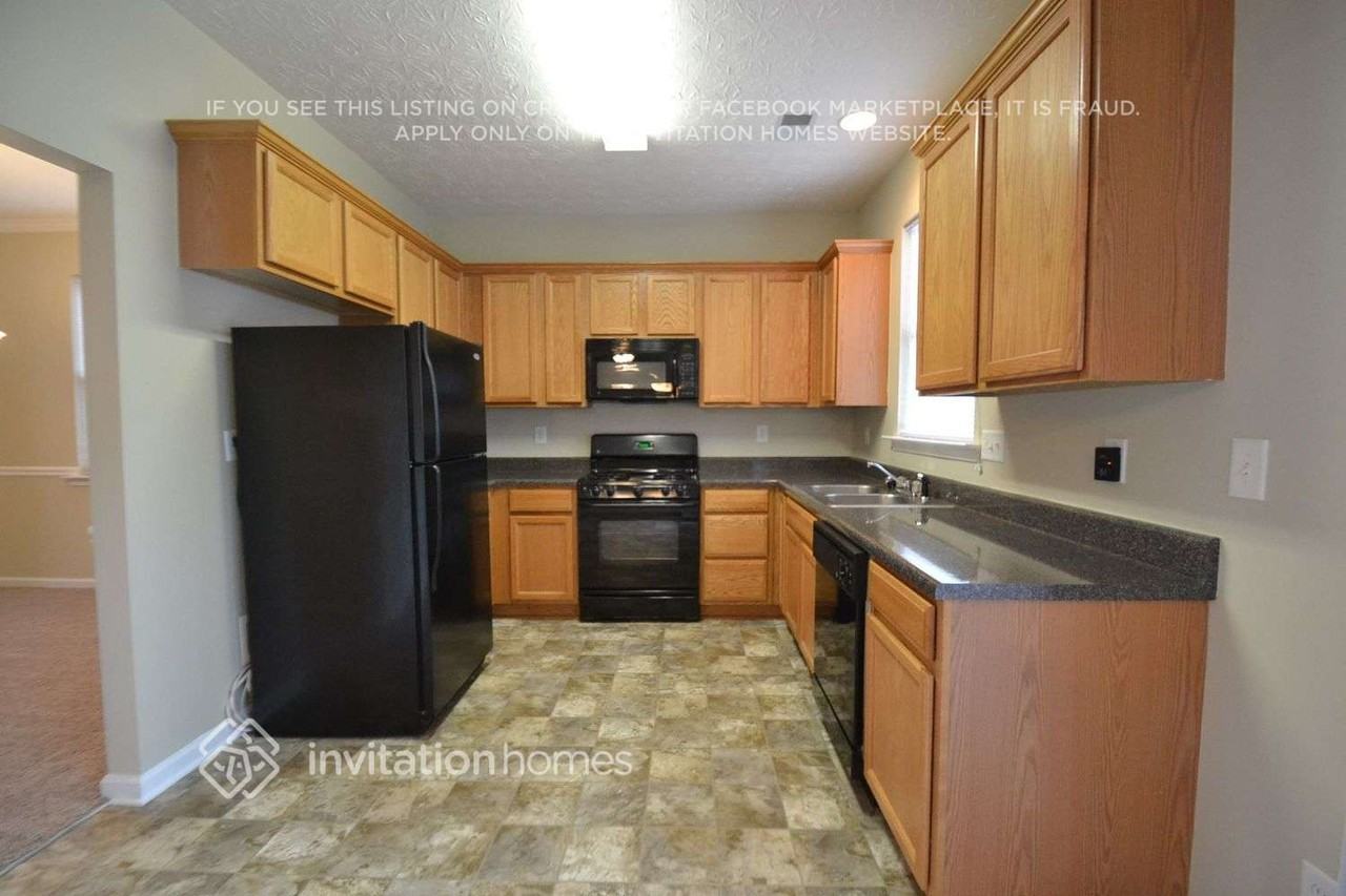 250 Silver Arrow Cir - Photo 4 of 12