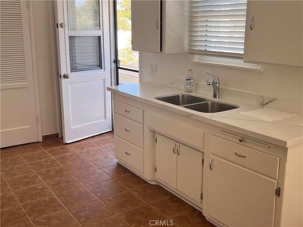 243 Dimmick Ave - Photo 3 of 13