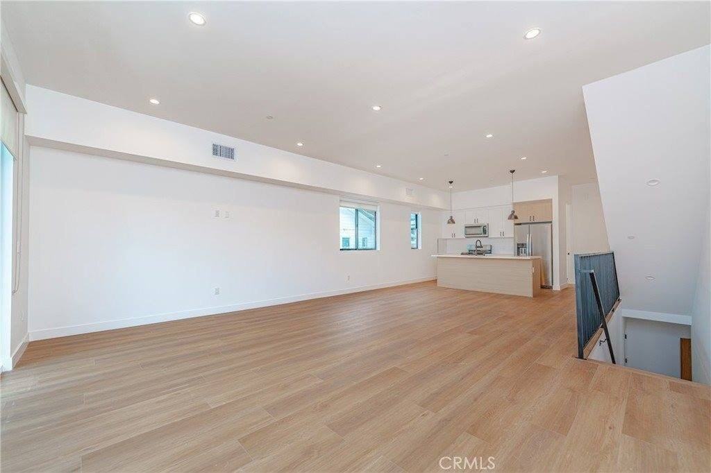 1342 Portia St - Photo 3 of 43