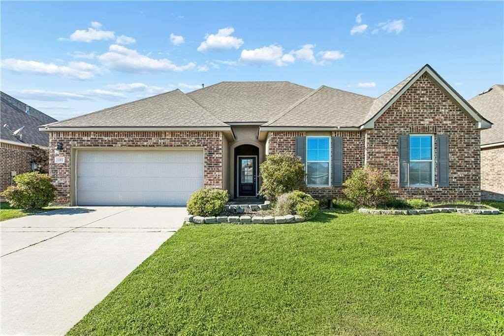 697 Lakeshore Village Dr - Photo 2 of 22