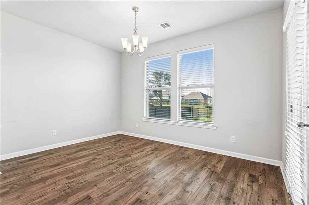 697 Lakeshore Village Dr - Photo 6 of 22