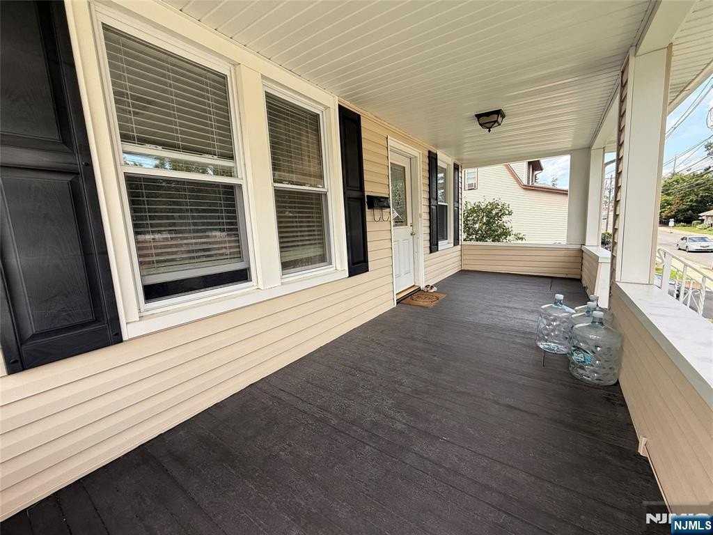 825 Belmont Ave - Photo 7 of 44