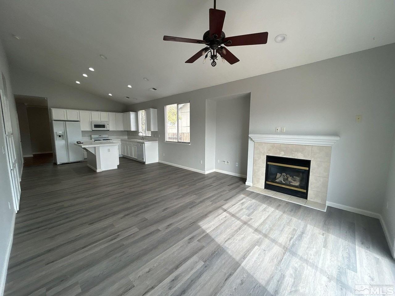 2841 Granville Dr - Photo 2 of 22