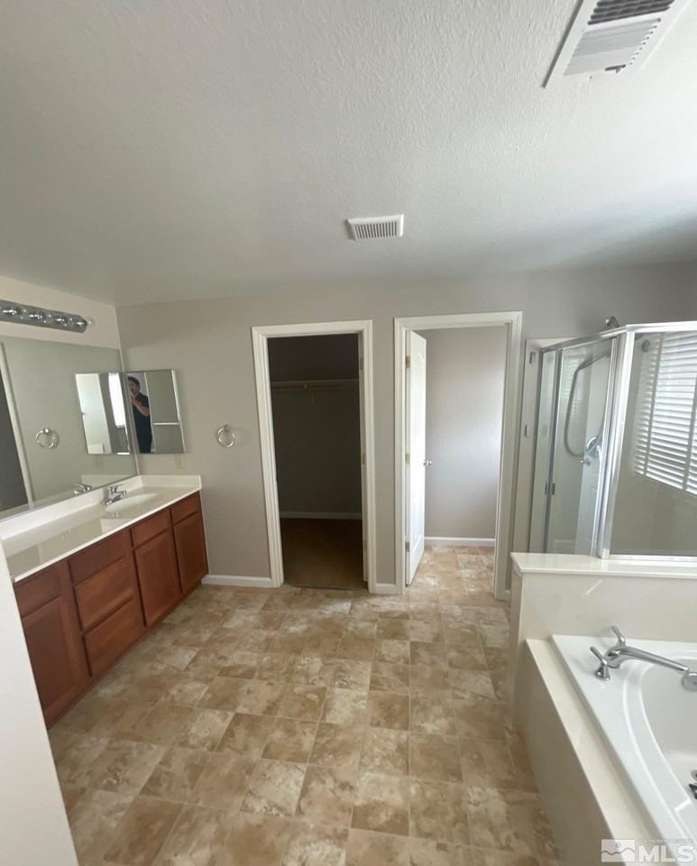7445 Hunter Glen Dr - Photo 6 of 15
