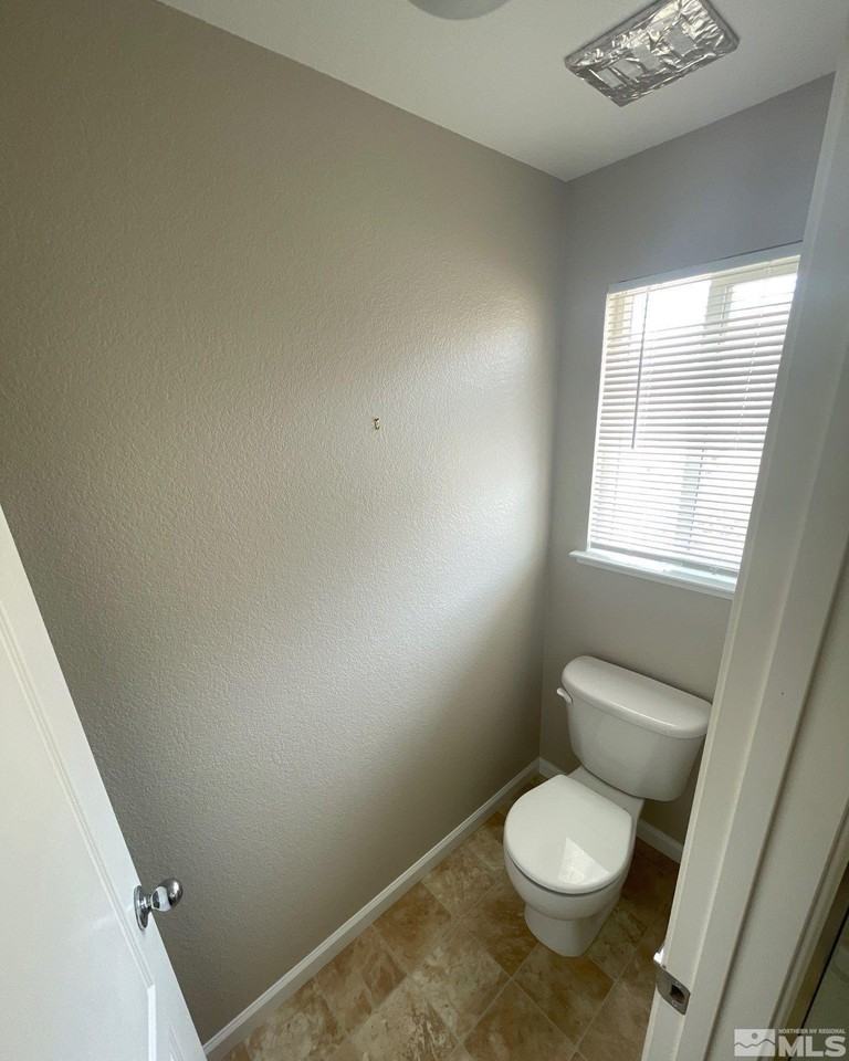 7445 Hunter Glen Dr - Photo 7 of 15