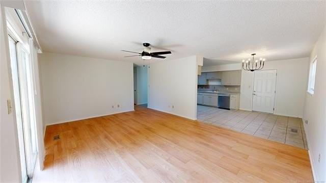503 W C St - Photo 5 of 30