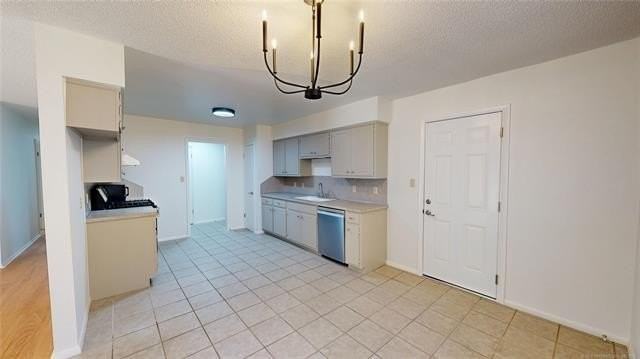 503 W C St - Photo 7 of 24