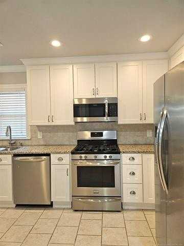 1411 S Gary Pl - Photo 4 of 15