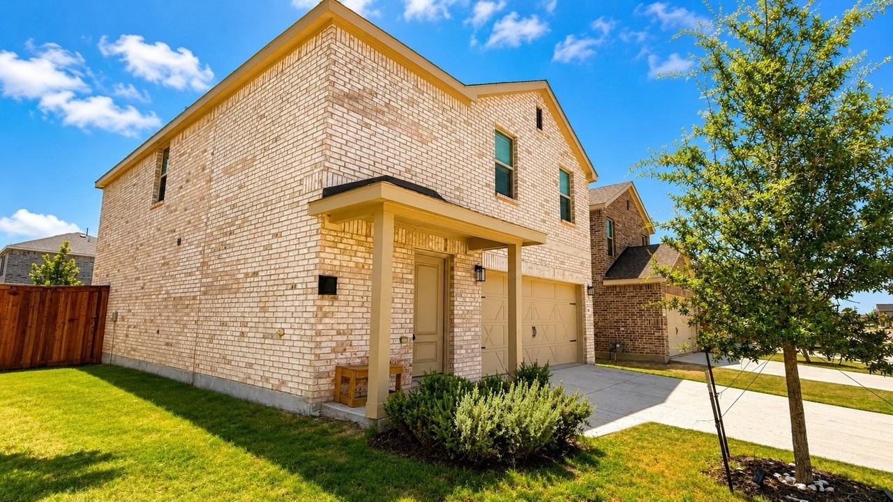 241 Adelina Dr - Photo 2 of 17