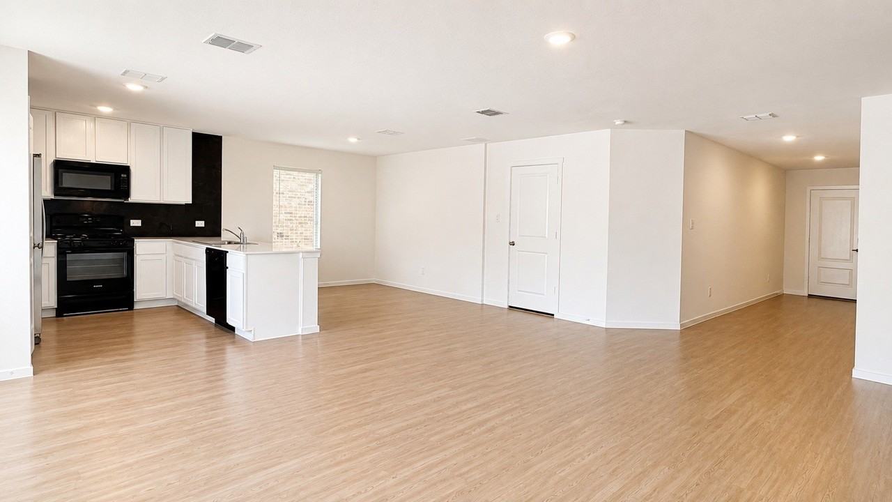 241 Adelina Dr - Photo 4 of 17