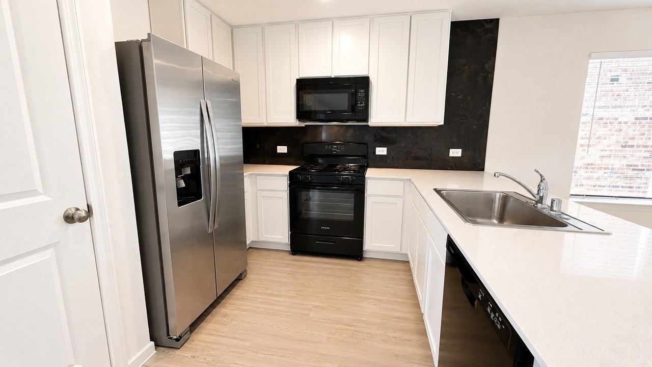 241 Adelina Dr - Photo 5 of 17