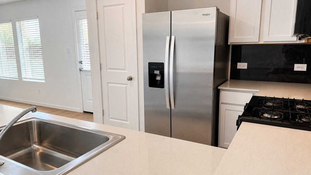 241 Adelina Dr - Photo 6 of 17