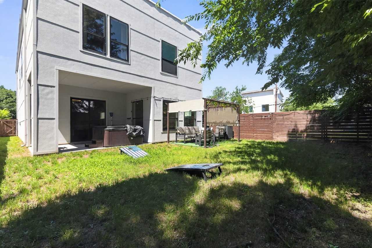 1704 Mcbroom St - Photo 2 of 36