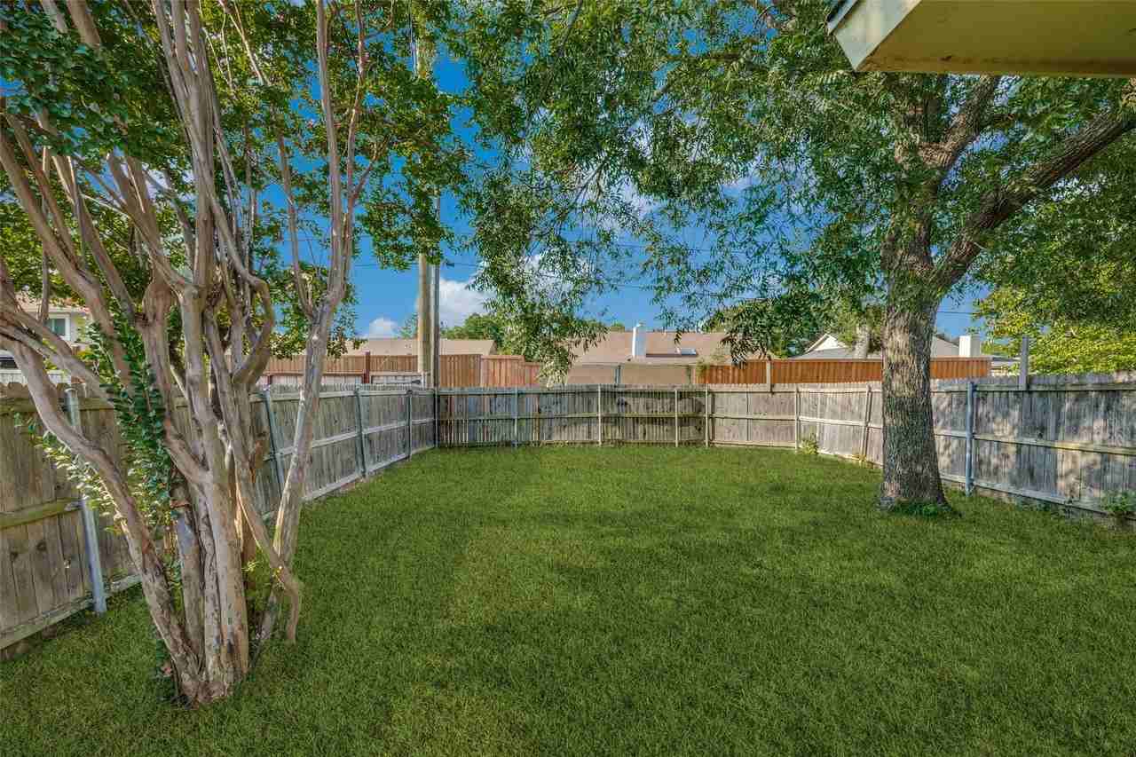 8914 Vernon Dr - Photo 3 of 12