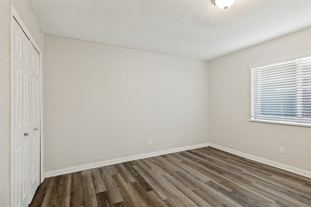 8914 Vernon Dr - Photo 7 of 12