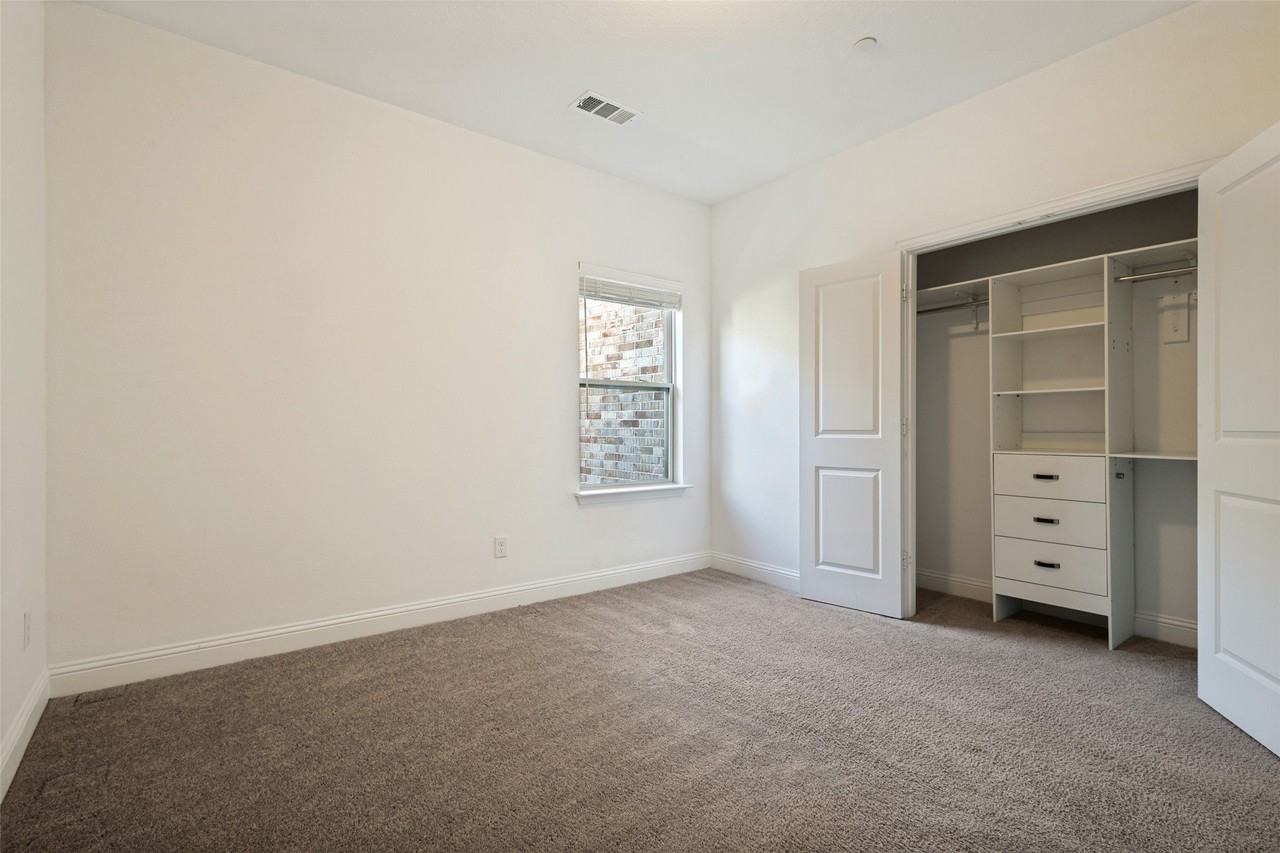 116 Harwood Dr - Photo 7 of 14