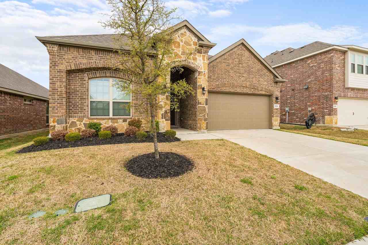 2104 Lake Cliff Dr - Photo 3 of 27