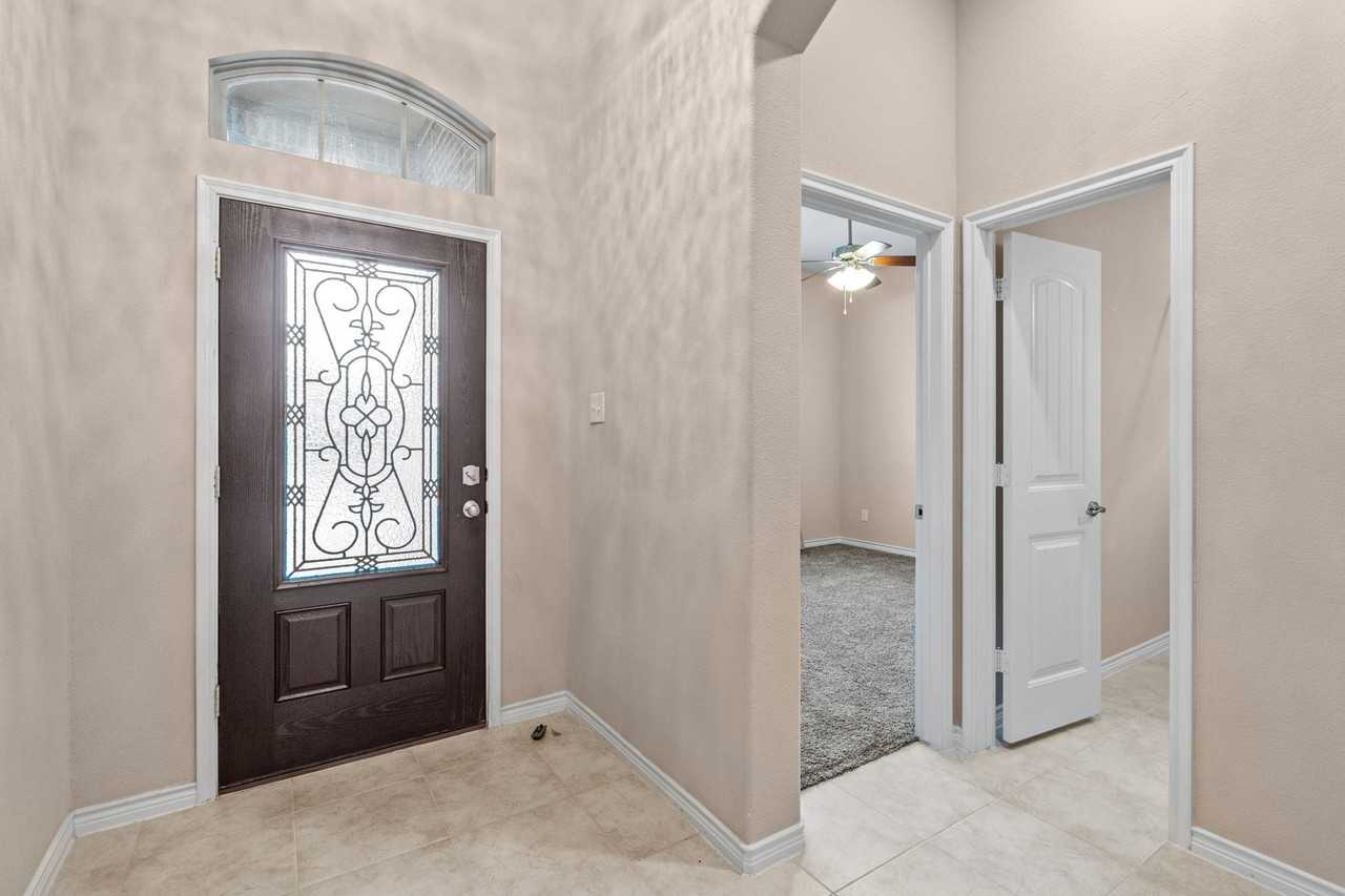2104 Lake Cliff Dr - Photo 5 of 27