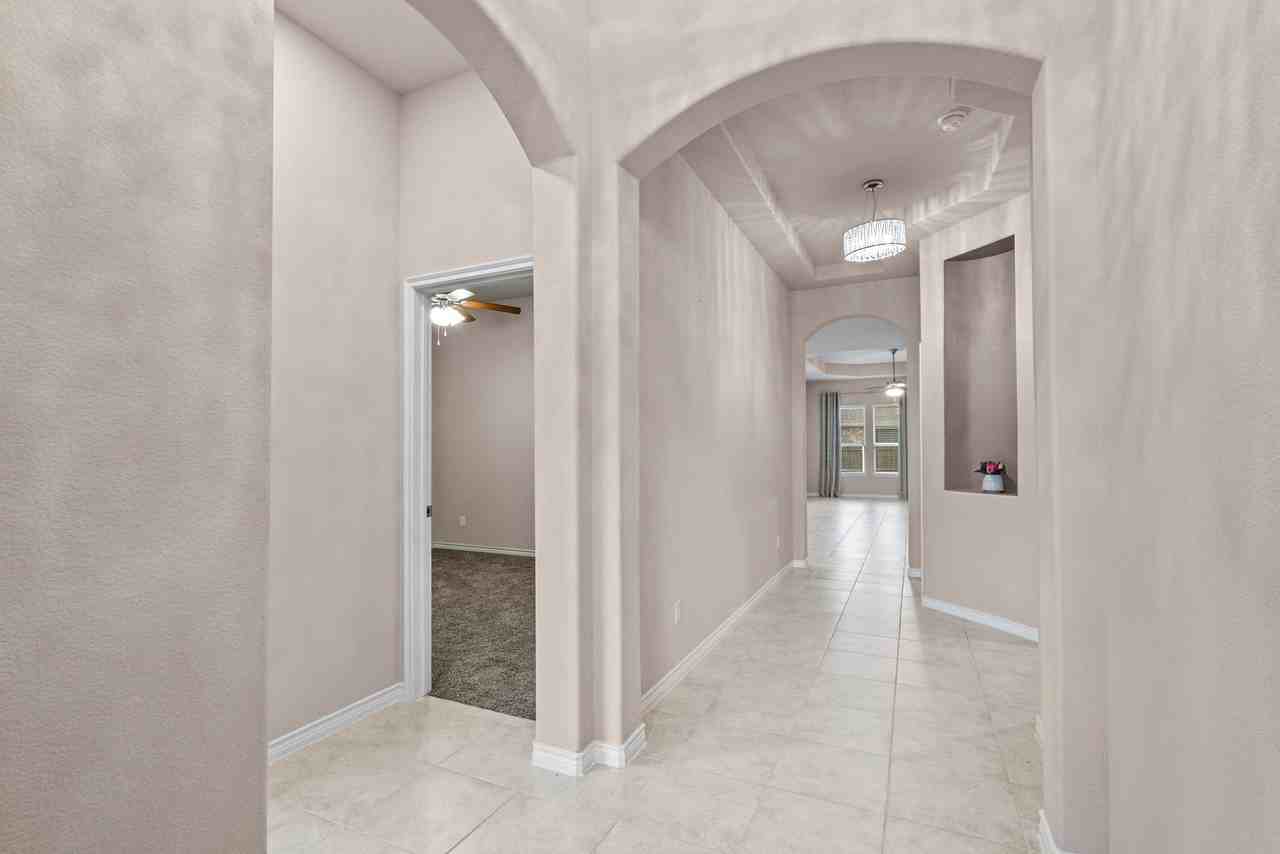 2104 Lake Cliff Dr - Photo 6 of 27