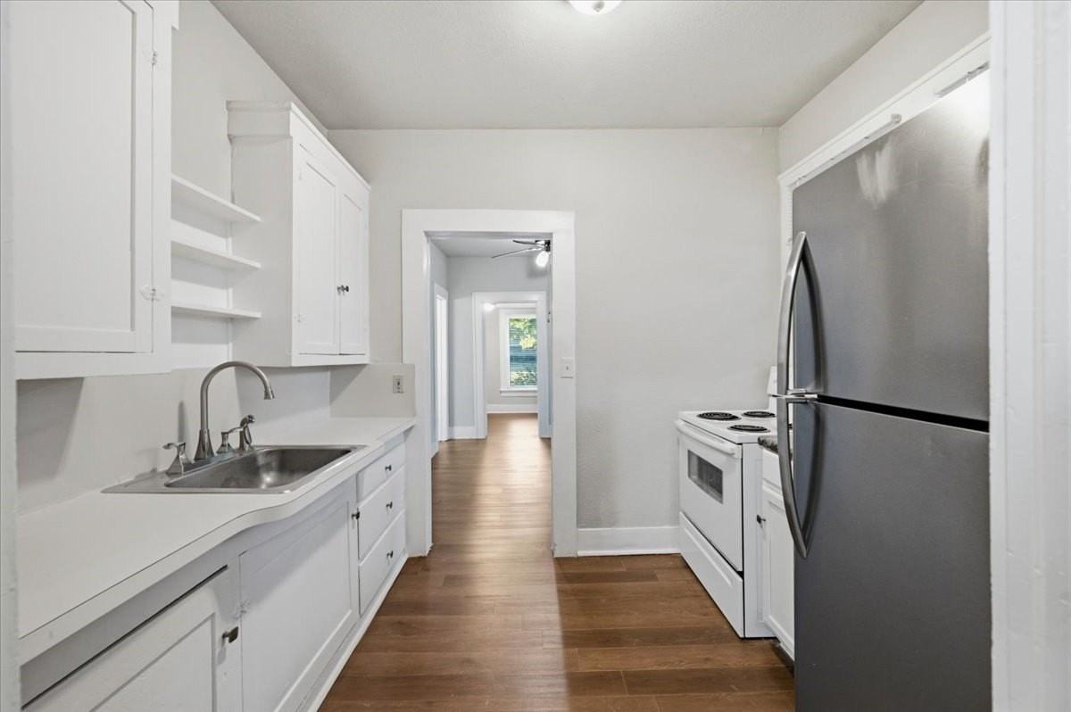 711 Brown St #A - Photo 6 of 13