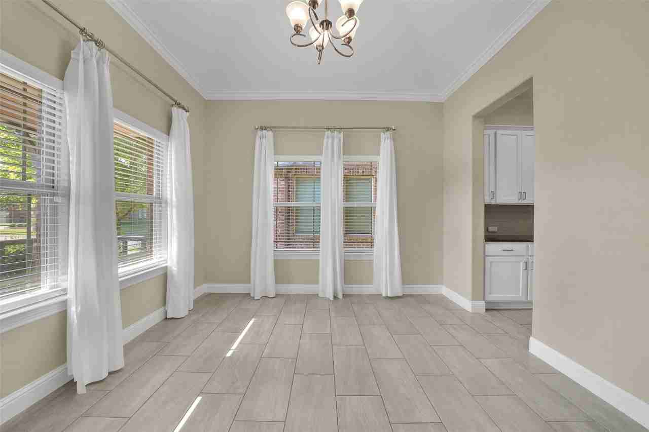 5805 Zinnia Dr - Photo 7 of 31