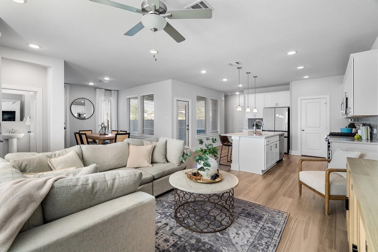 1346 Roundup Way - Photo 3 of 39