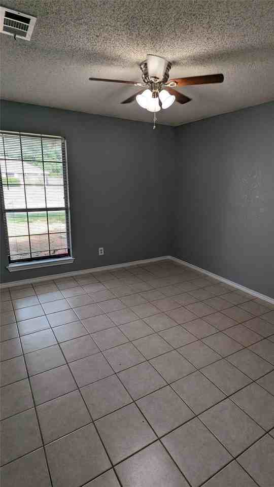 2706 Parkview Dr - Photo 5 of 19