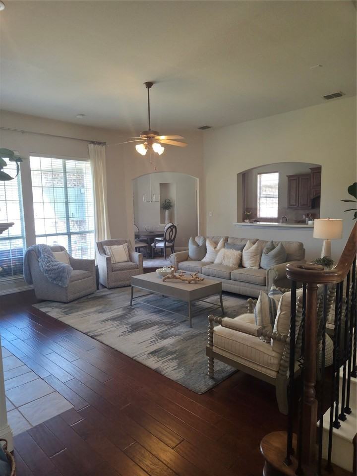 11745 Keystone Dr - Photo 6 of 32