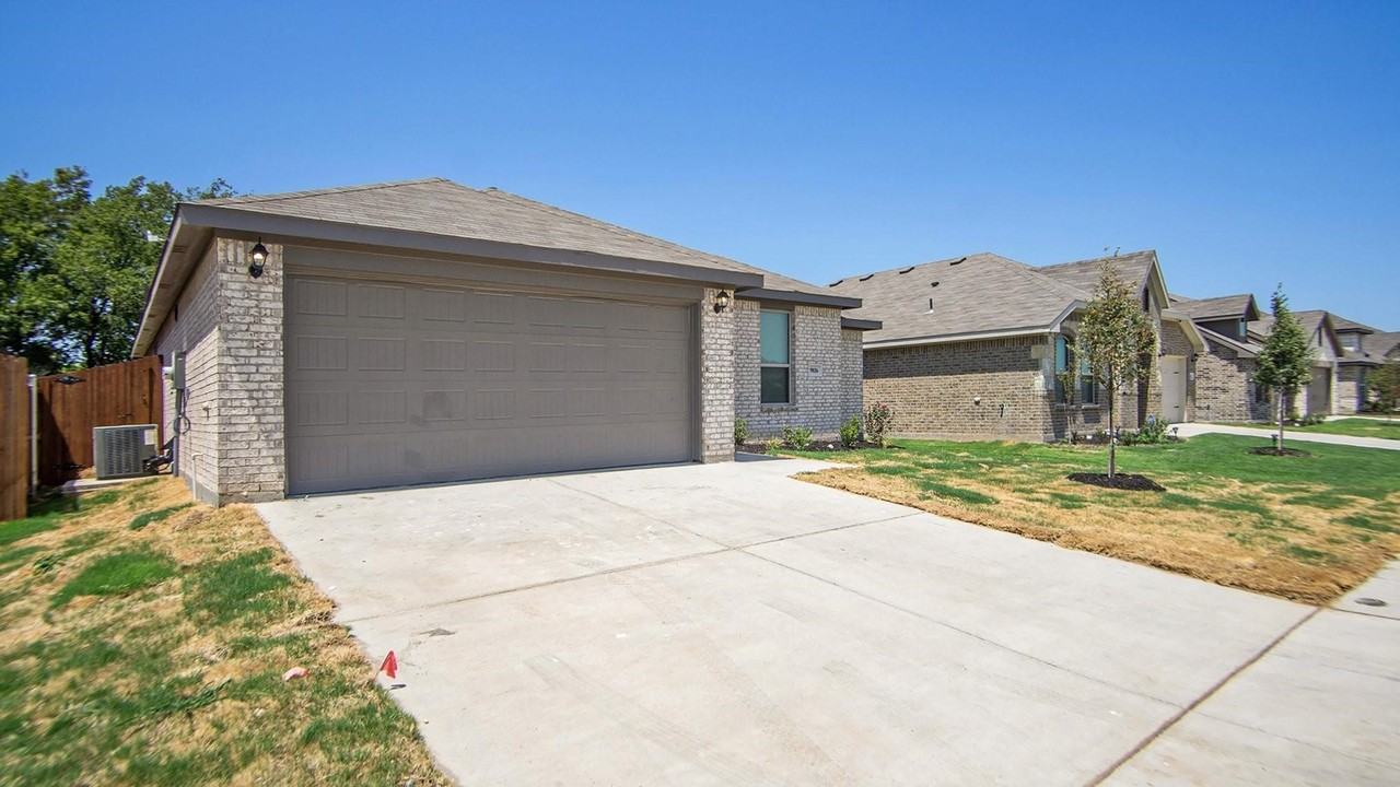9816 Mescalbean Blvd - Photo 2 of 24