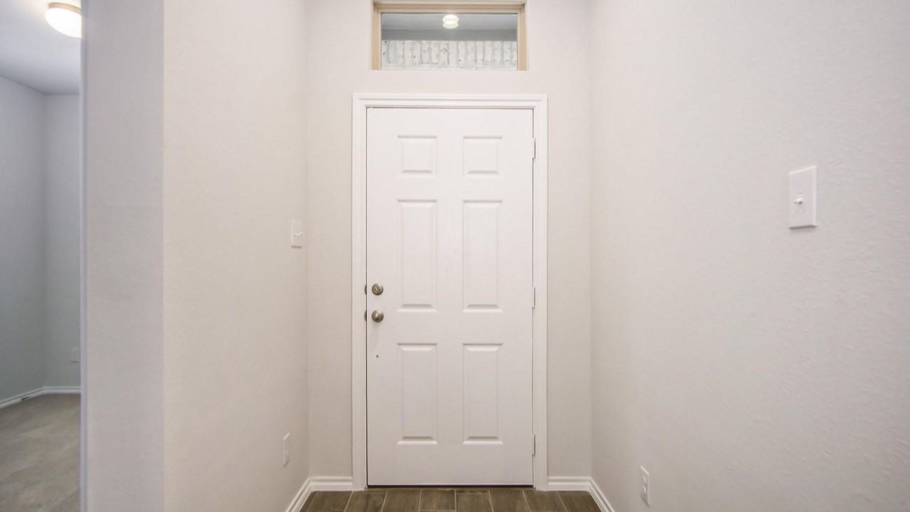 9816 Mescalbean Blvd - Photo 4 of 24
