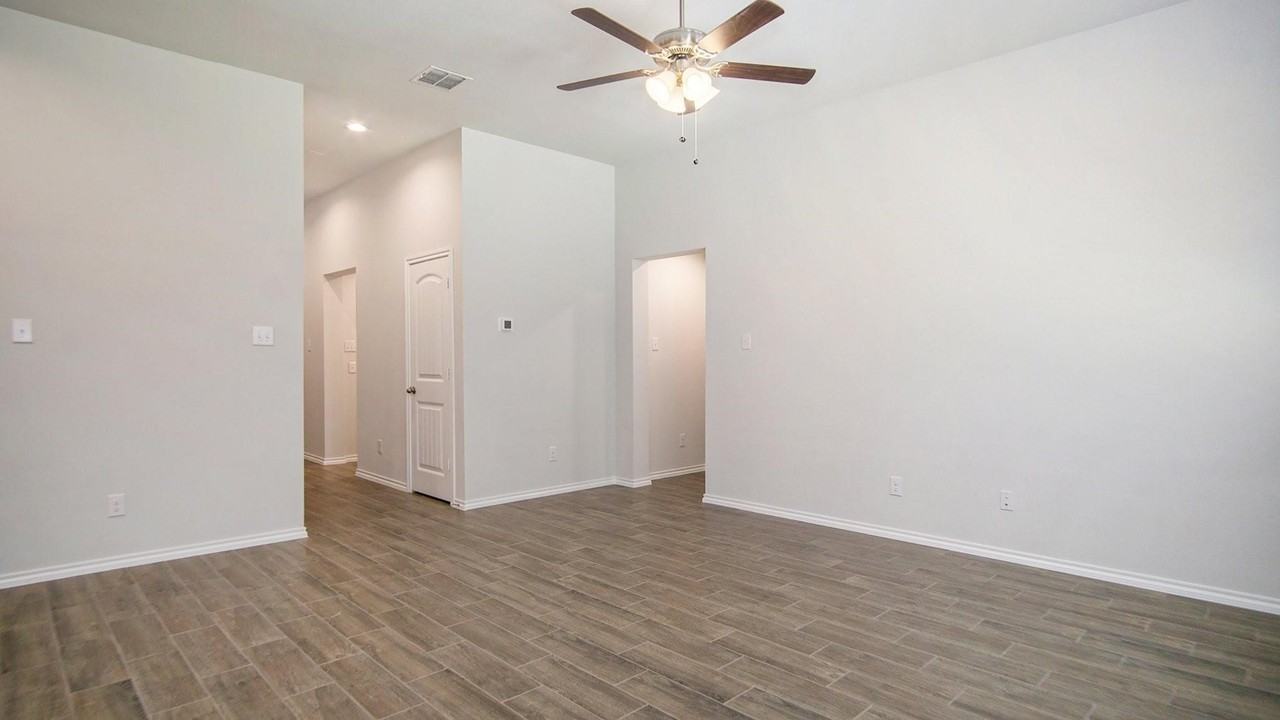 9816 Mescalbean Blvd - Photo 5 of 24