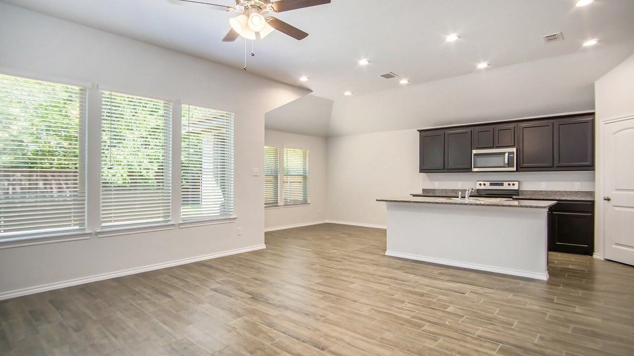 9816 Mescalbean Blvd - Photo 6 of 24