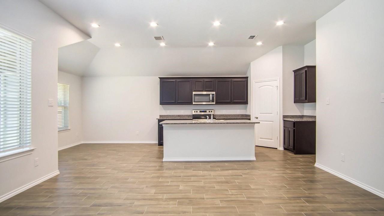 9816 Mescalbean Blvd - Photo 7 of 24