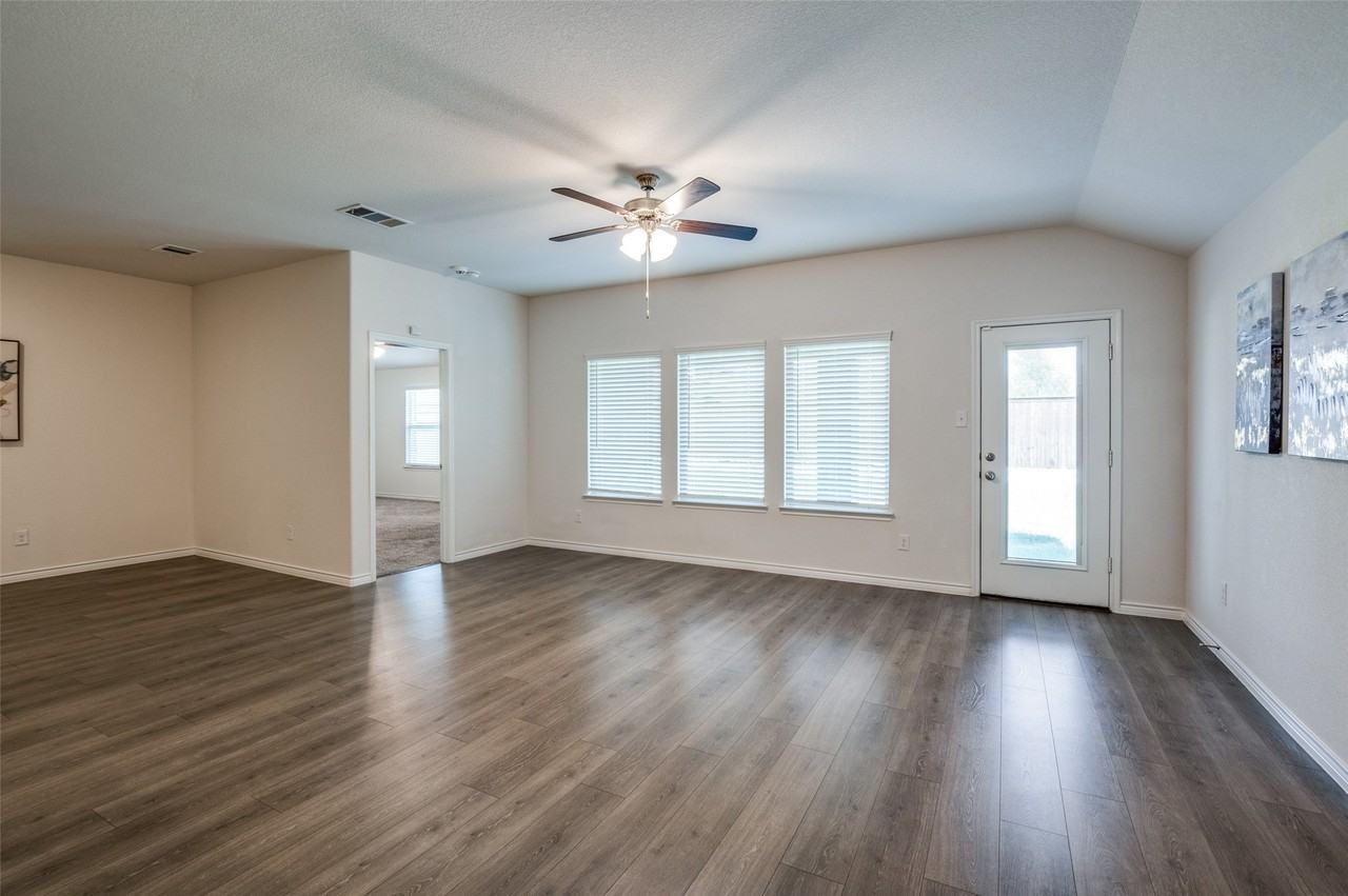 6409 Windsor Ln - Photo 4 of 29