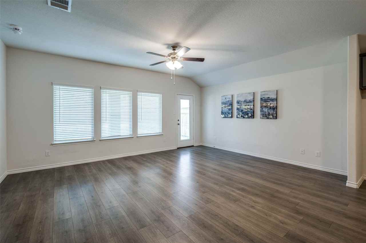 6409 Windsor Ln - Photo 5 of 29