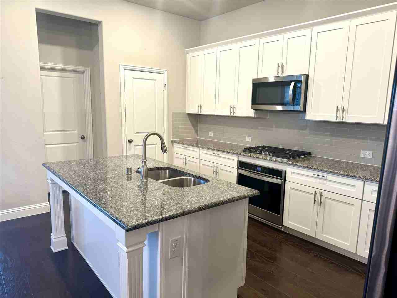 1304 Torrent Dr - Photo 5 of 21