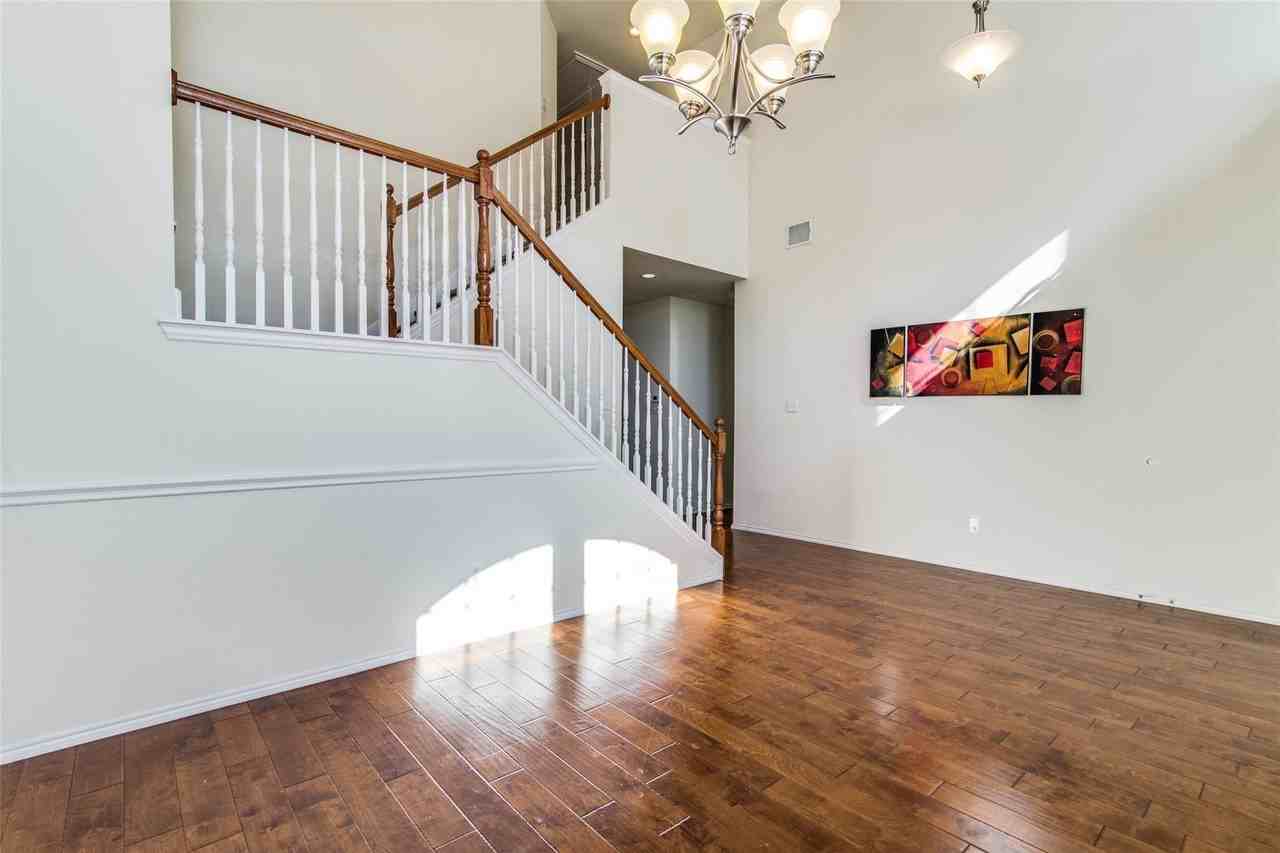9400 Harrell Dr - Photo 3 of 19