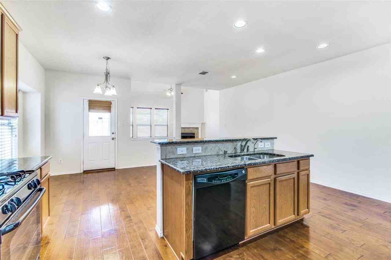 9400 Harrell Dr - Photo 6 of 19