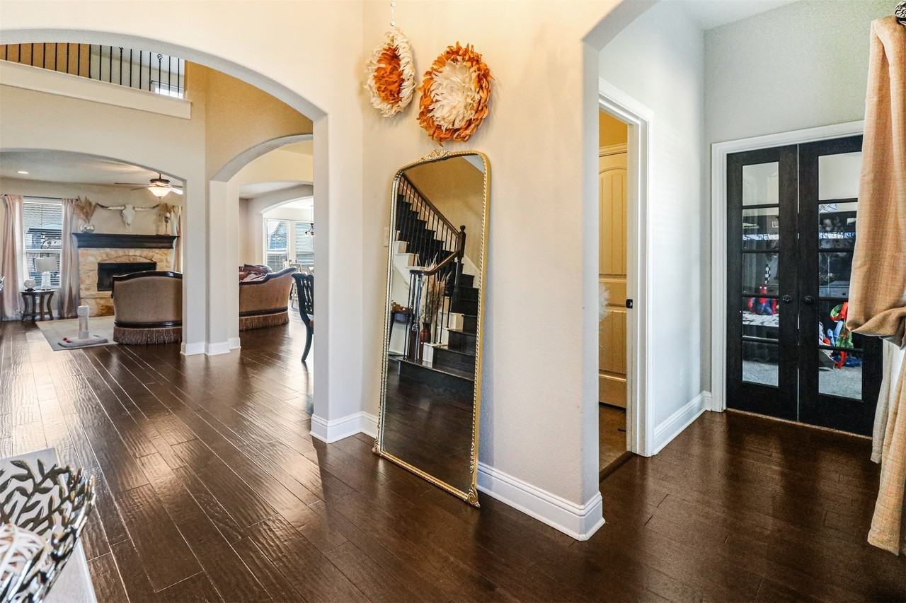 230 Sandy Way - Photo 3 of 40