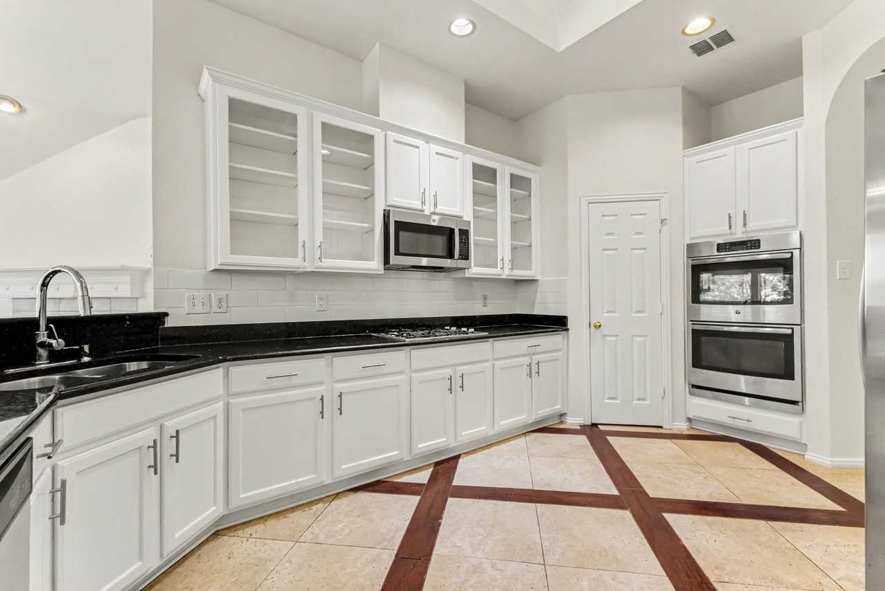 10112 Asheboro St - Photo 6 of 29