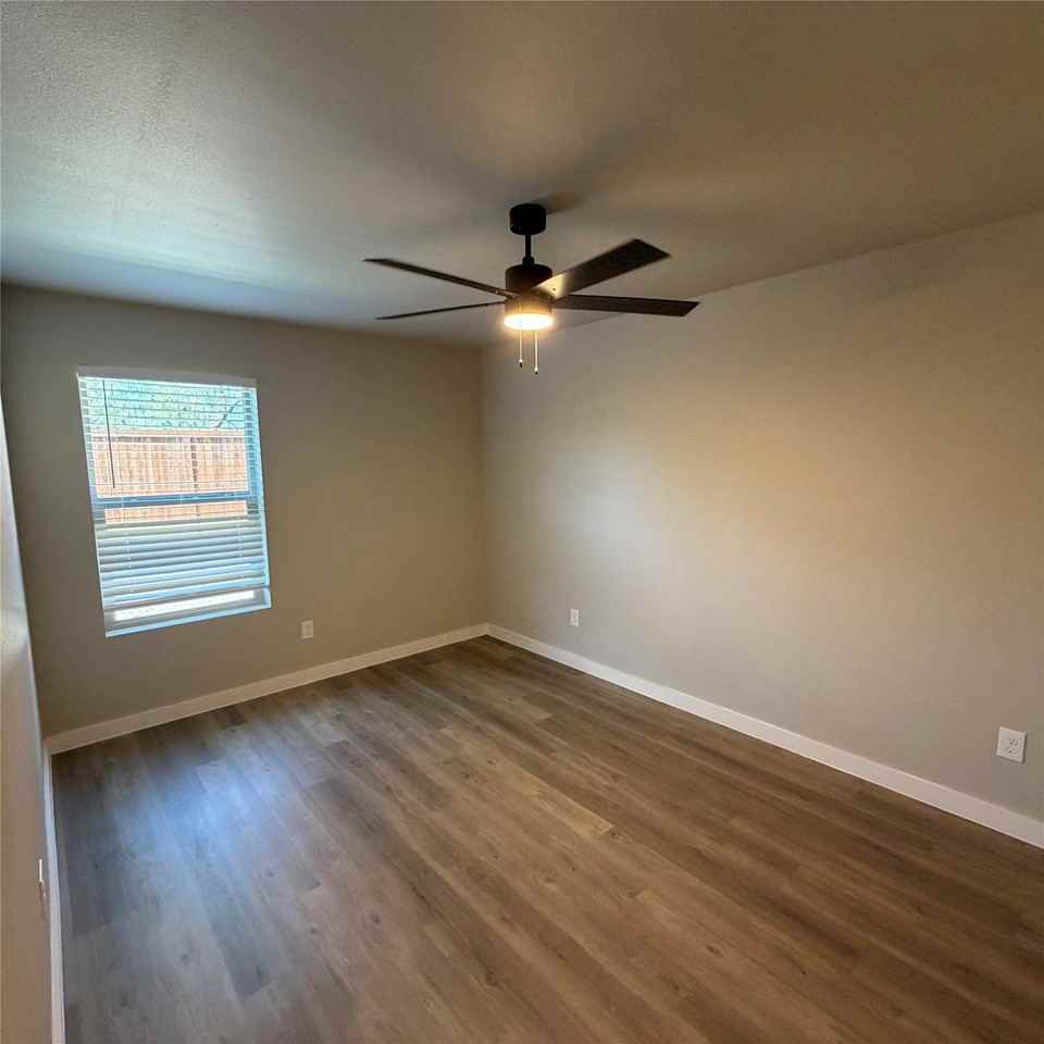 518 Colorado St - Photo 4 of 18