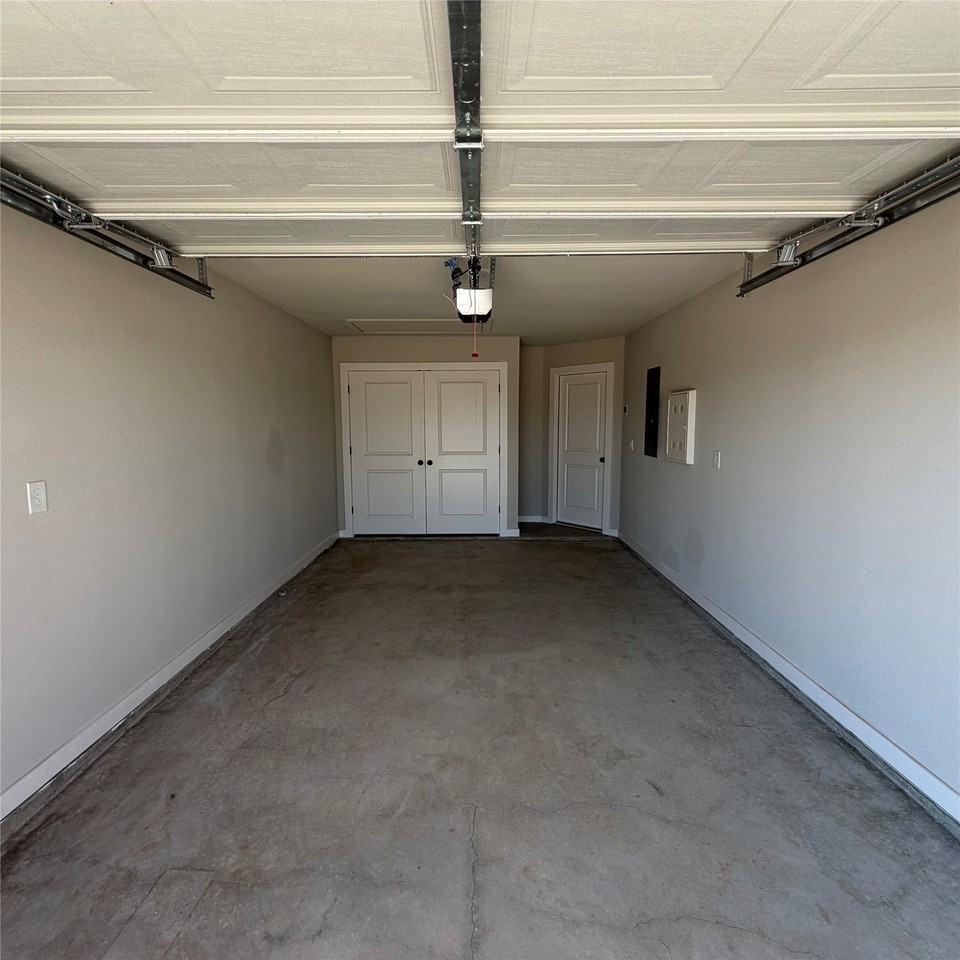 520 Colorado St - Photo 2 of 18