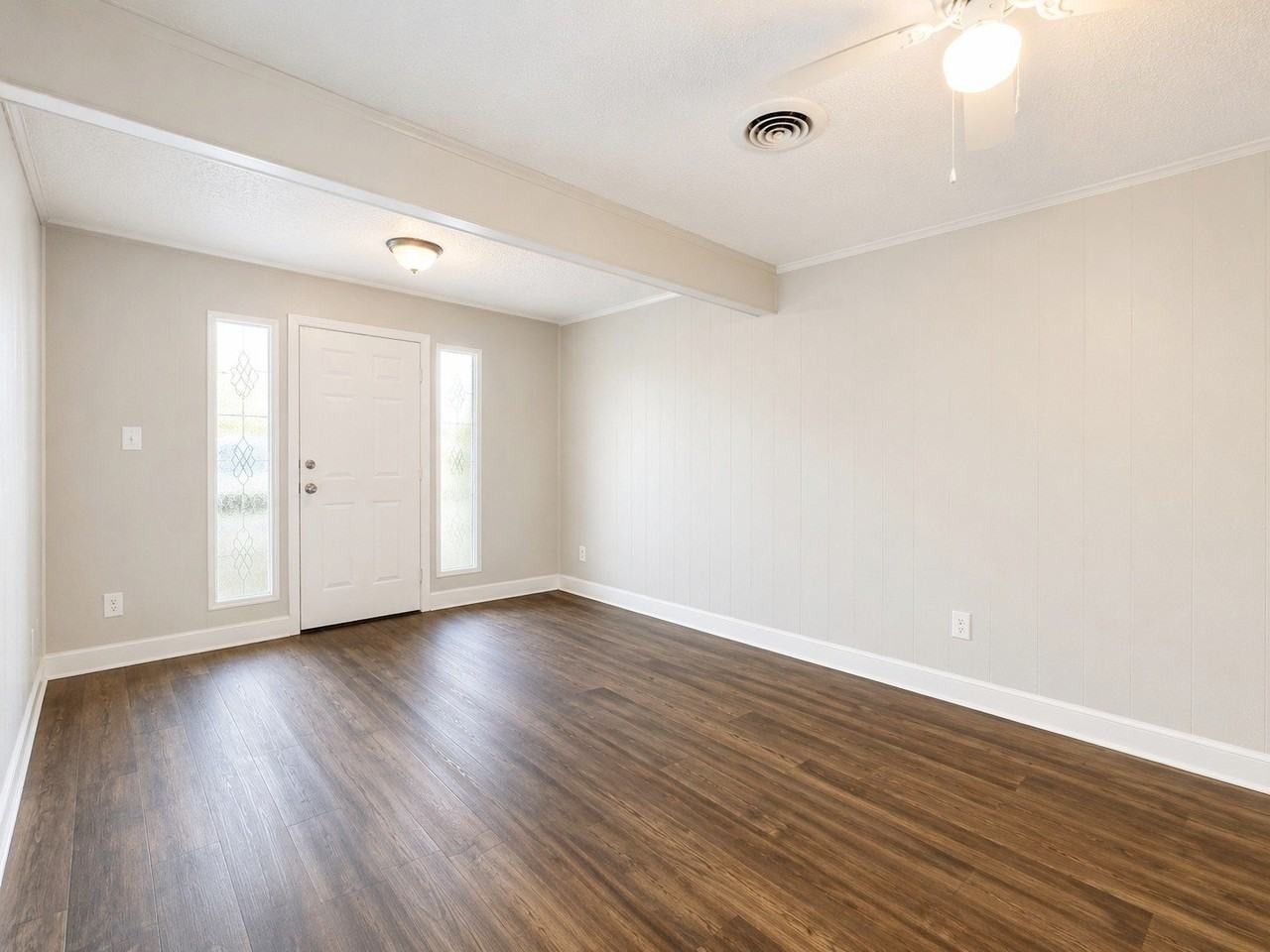 5301 Mansel Ln - Photo 4 of 20