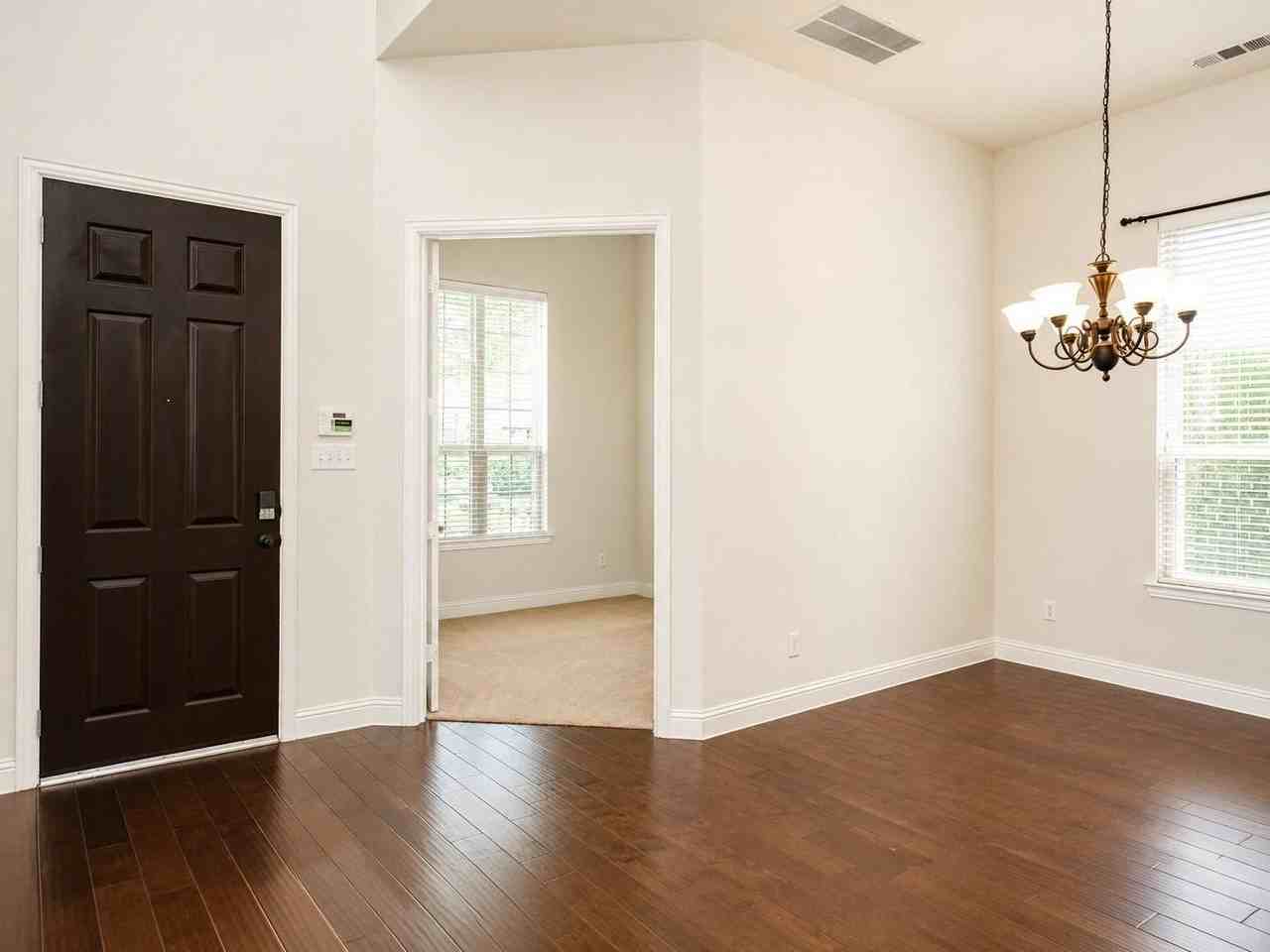 15704 Governors Island Way - Photo 6 of 35