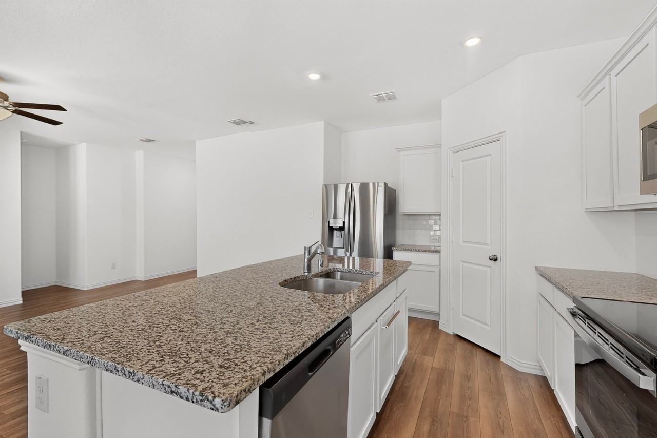 11609 Silver Queen Dr - Photo 7 of 27