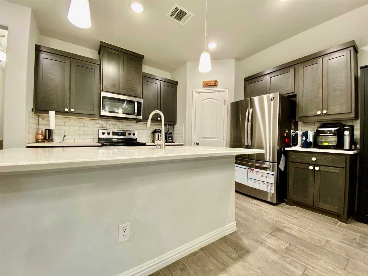 332 Paloma St - Photo 3 of 18