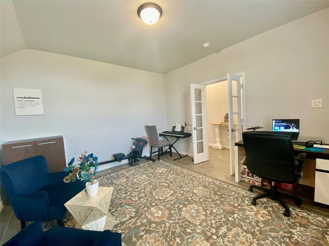332 Paloma St - Photo 6 of 18