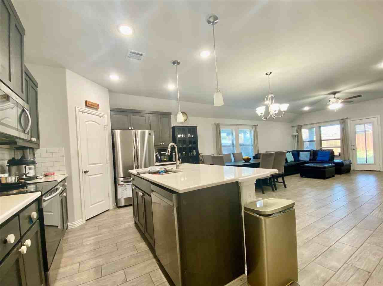 332 Paloma St - Photo 7 of 18