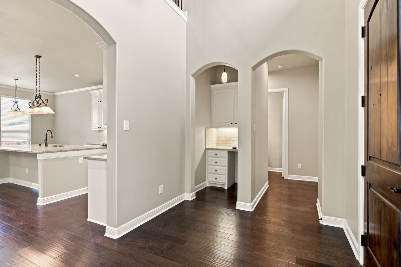 1819 Park Highland Way - Photo 5 of 38